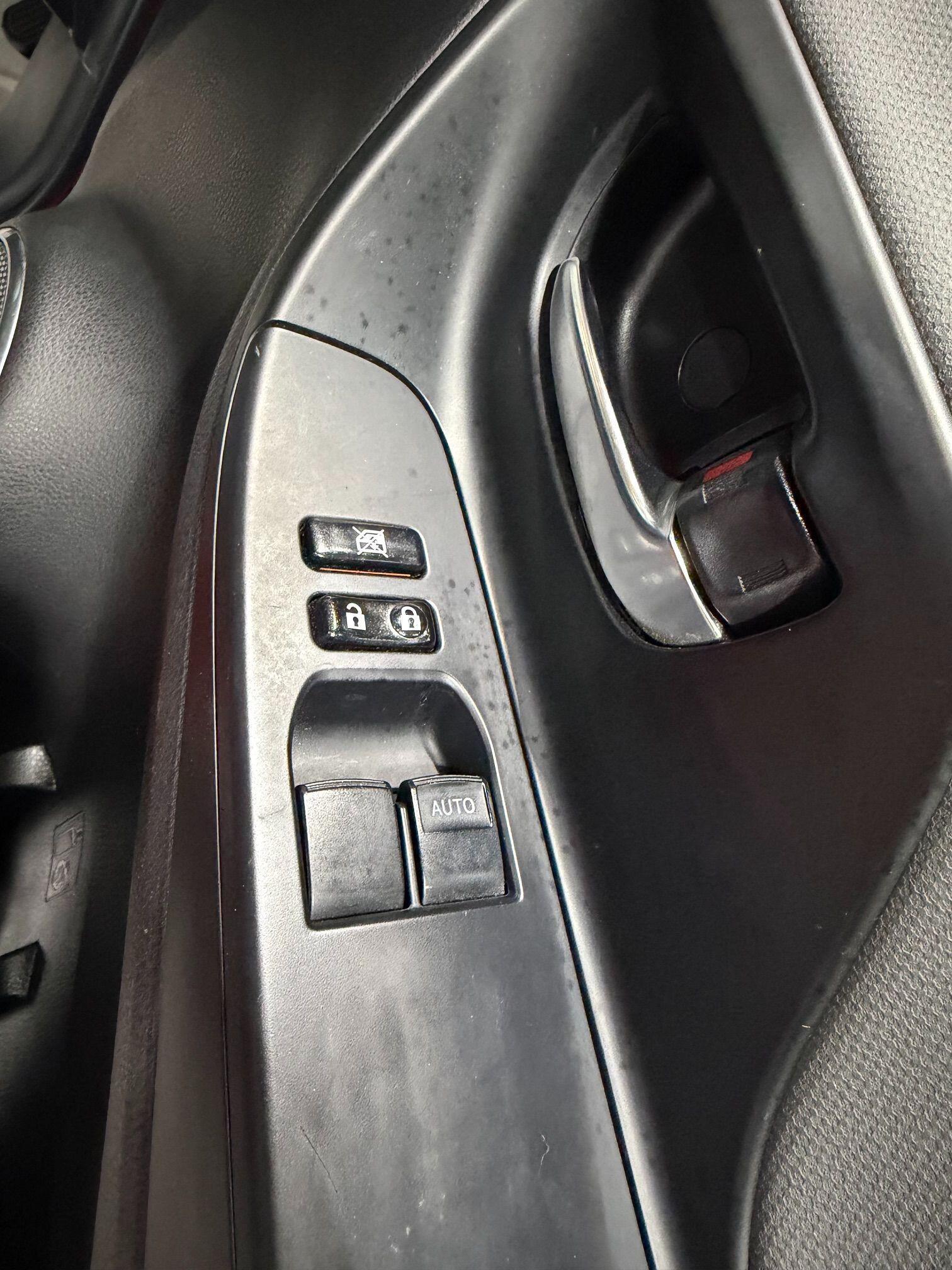 Toyota Yaris - Image 17