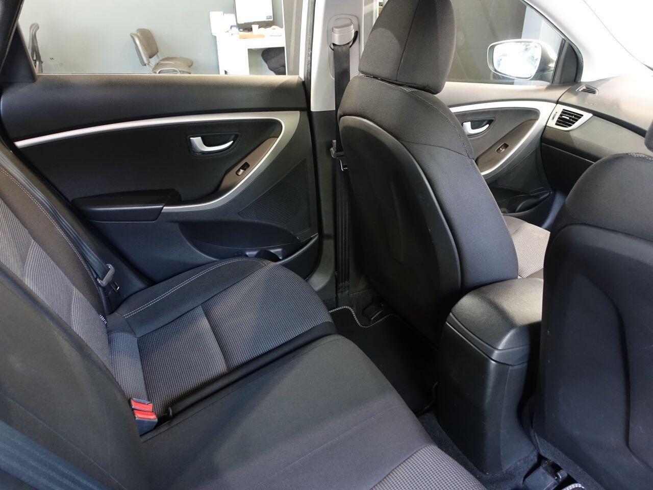 Hyundai i30 - Image 15