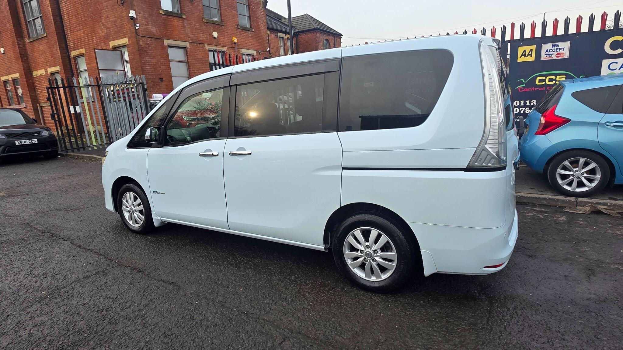 Nissan Serena - Image 15