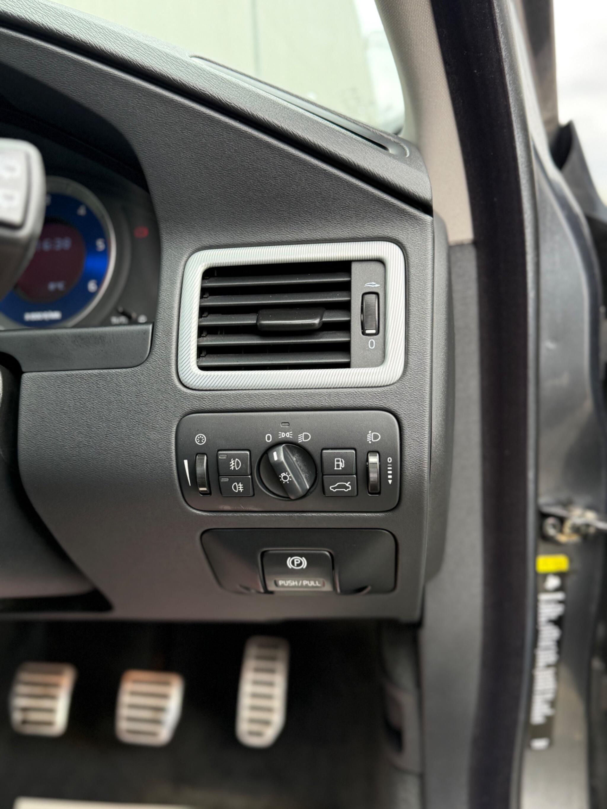 Volvo V70 - Image 36