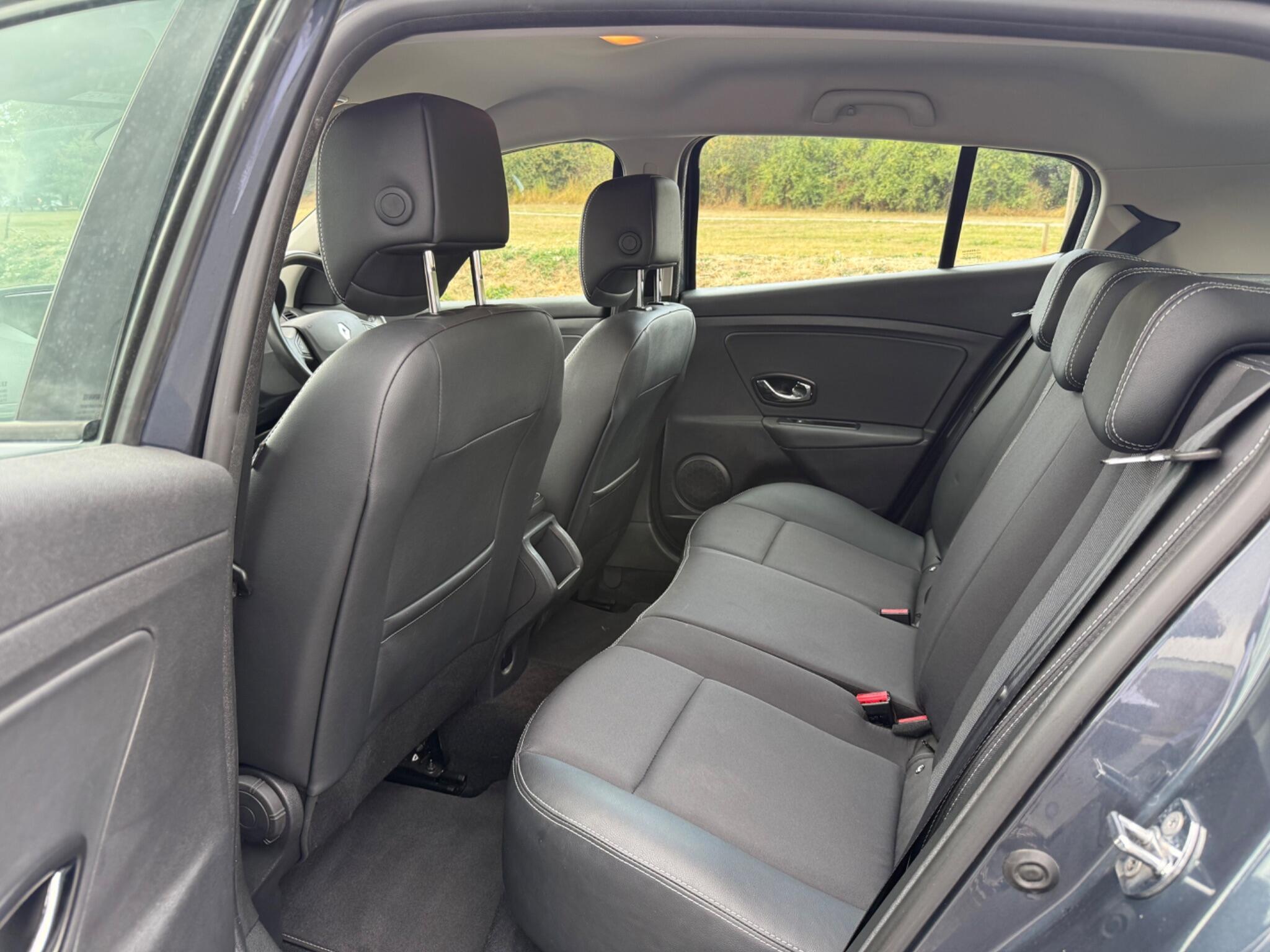 Renault Megane - Image 11