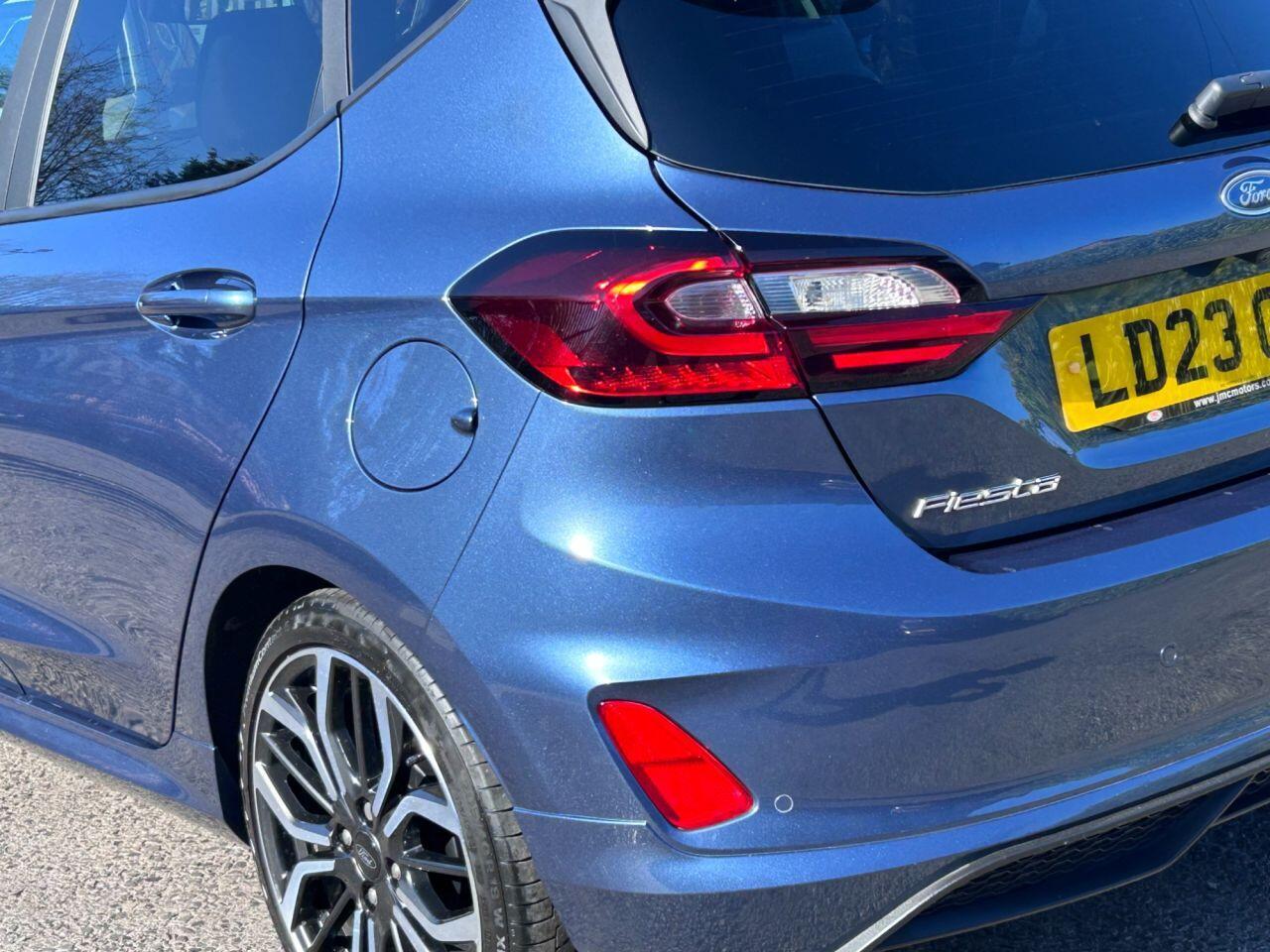 Ford Fiesta - Image 27