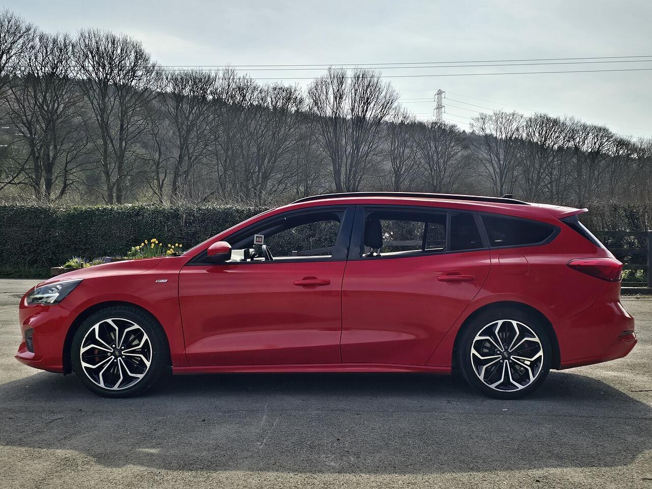 Ford Focus - Image 11