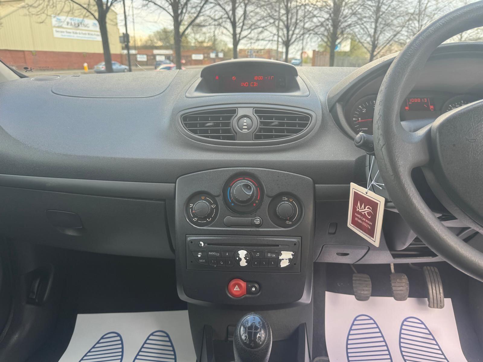 Renault Clio - Image 19