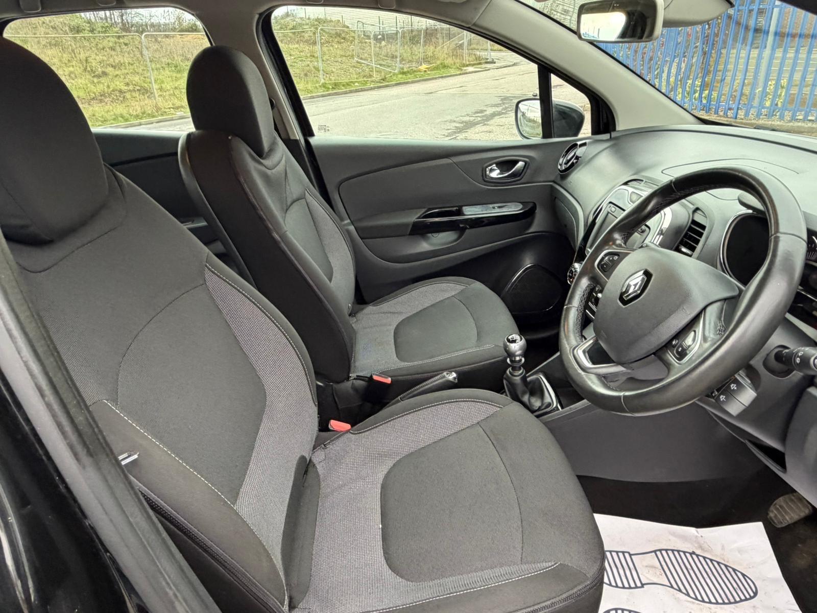 Renault Captur - Image 23