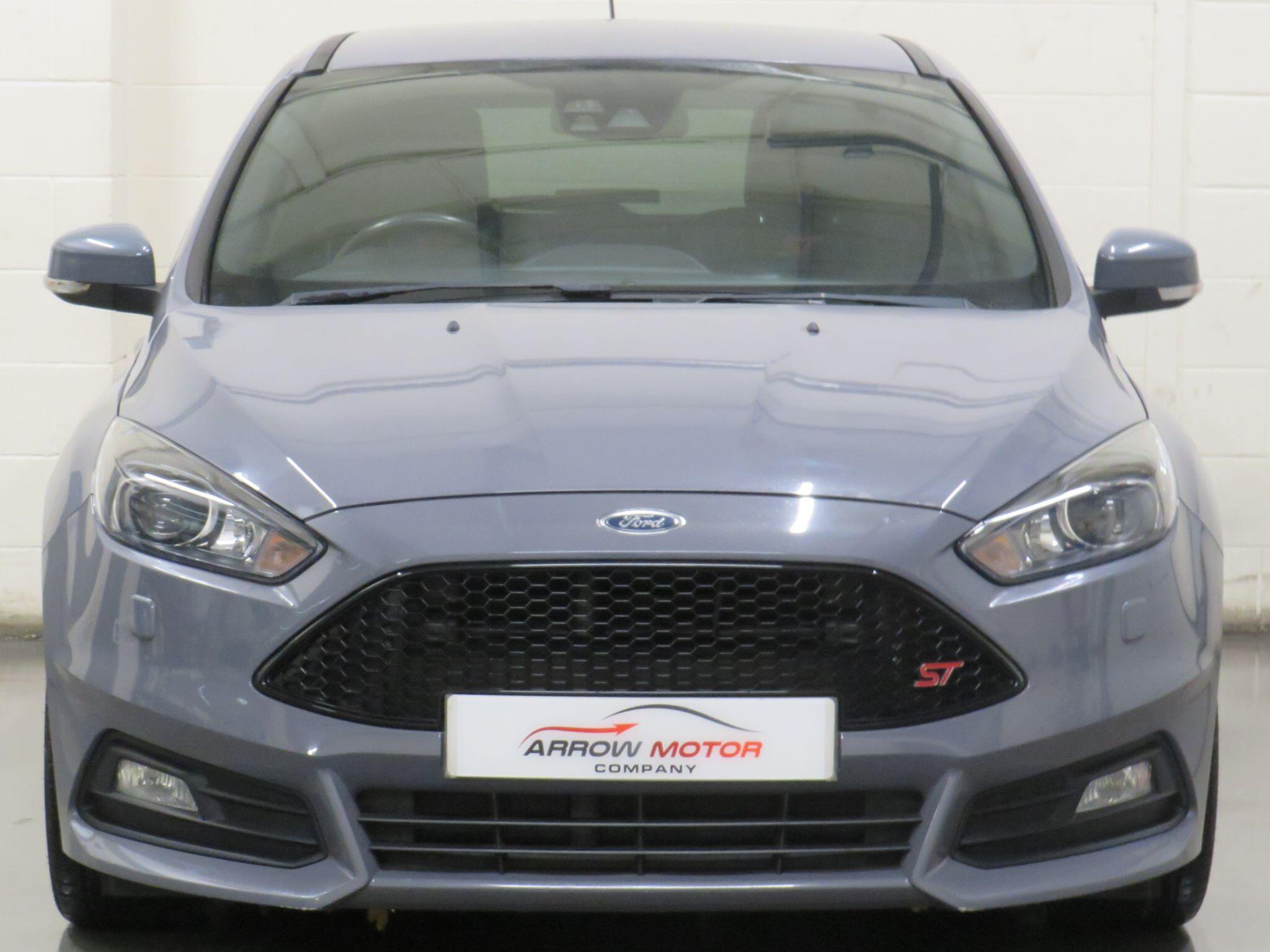 Ford Focus - Image 8