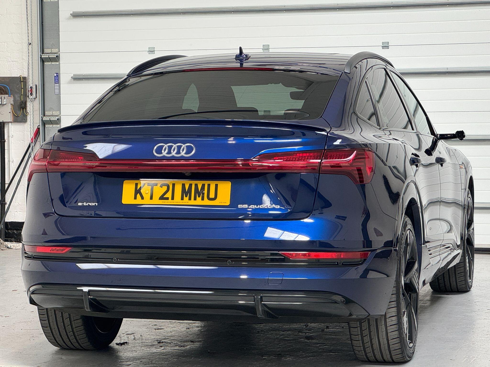 Audi E-Tron - Image 12