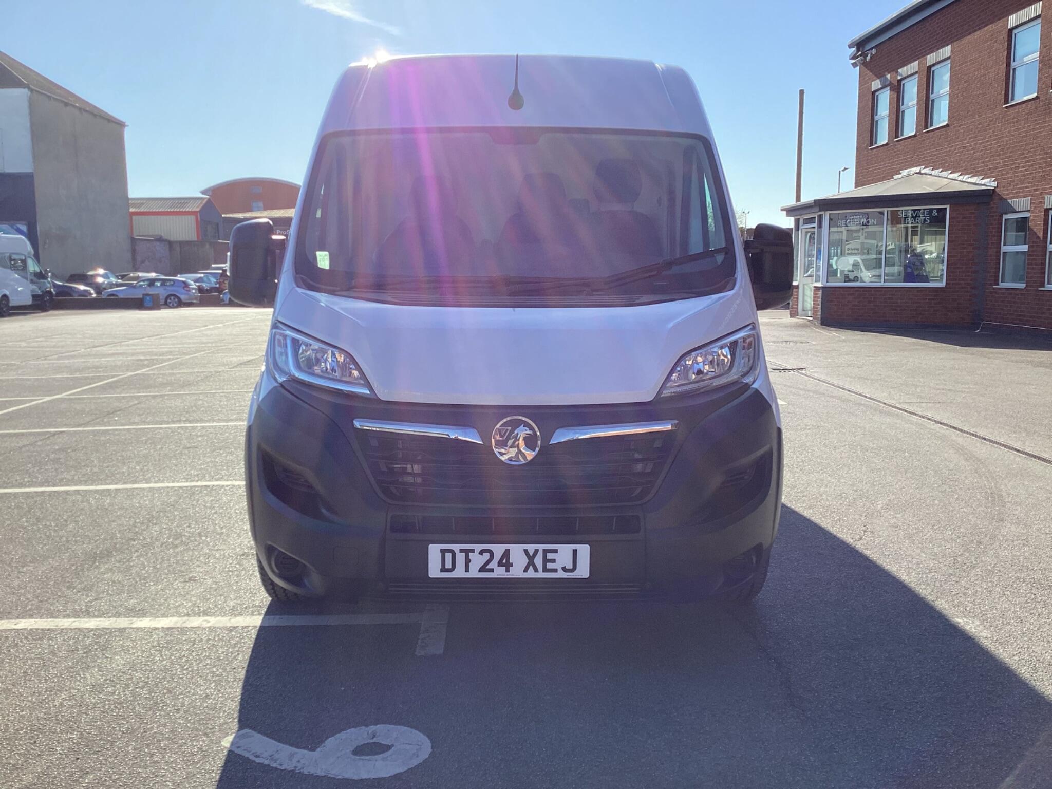 Vauxhall Movano - Image 2