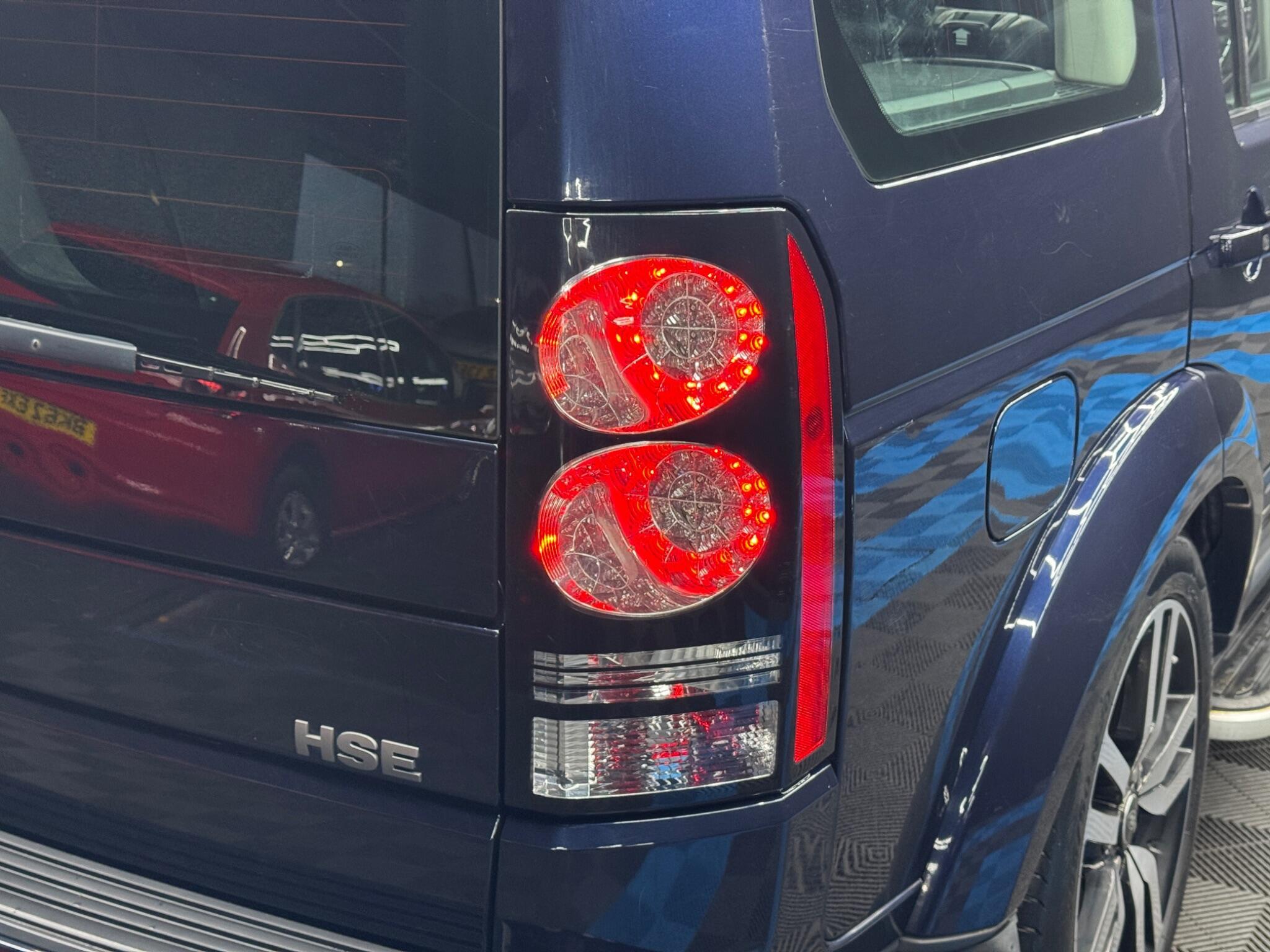 Land Rover DISCOVERY 4 - Image 48