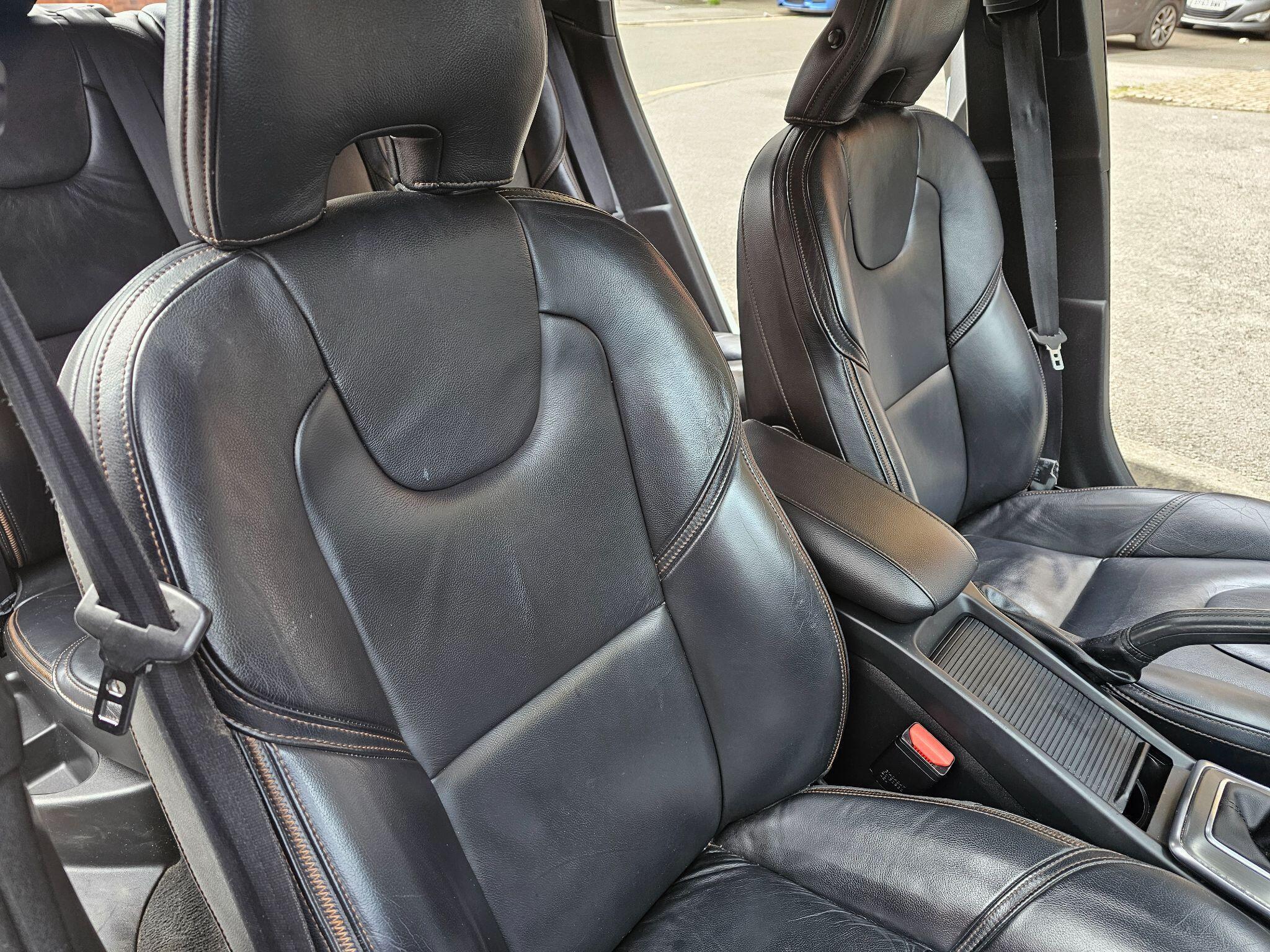 Volvo V40 CROSS COUNTRY - Image 12