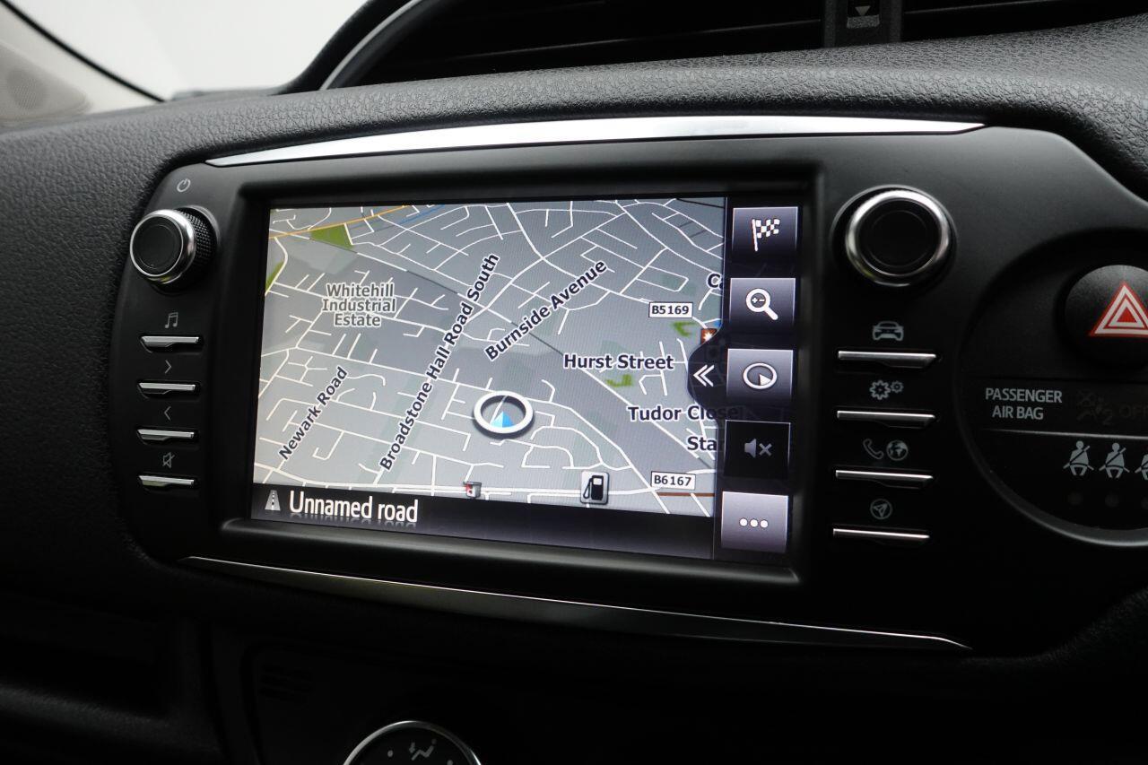 Toyota Yaris - Image 2