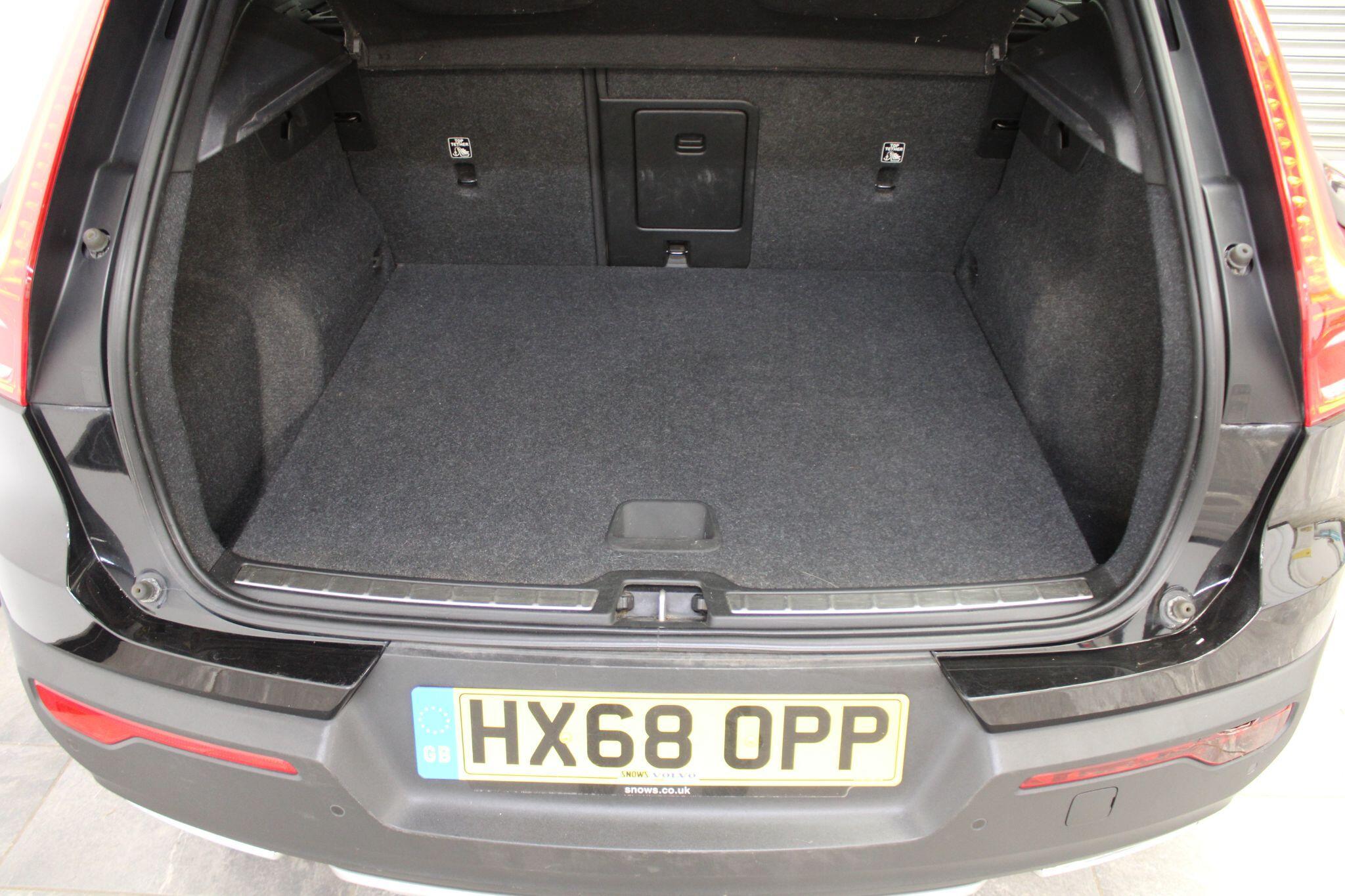 Volvo XC40 - Image 41