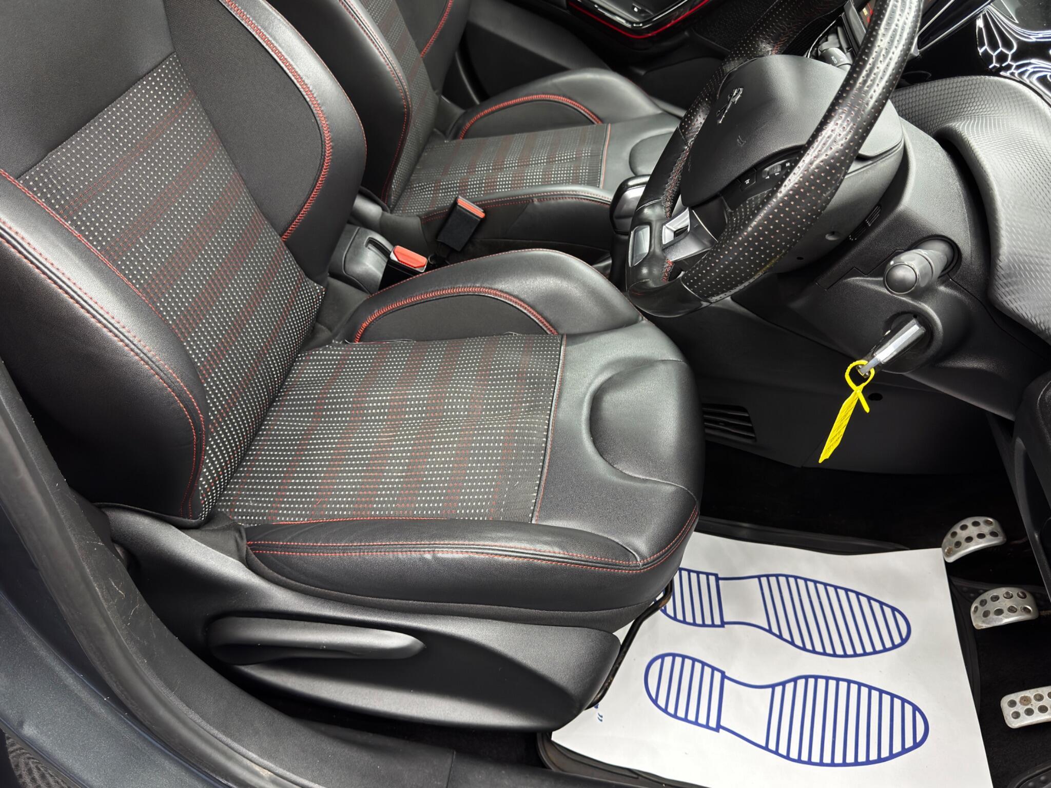 Peugeot 208 - Image 13