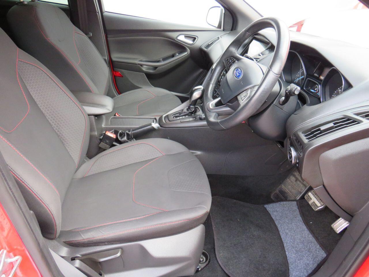 Ford Focus - Image 8