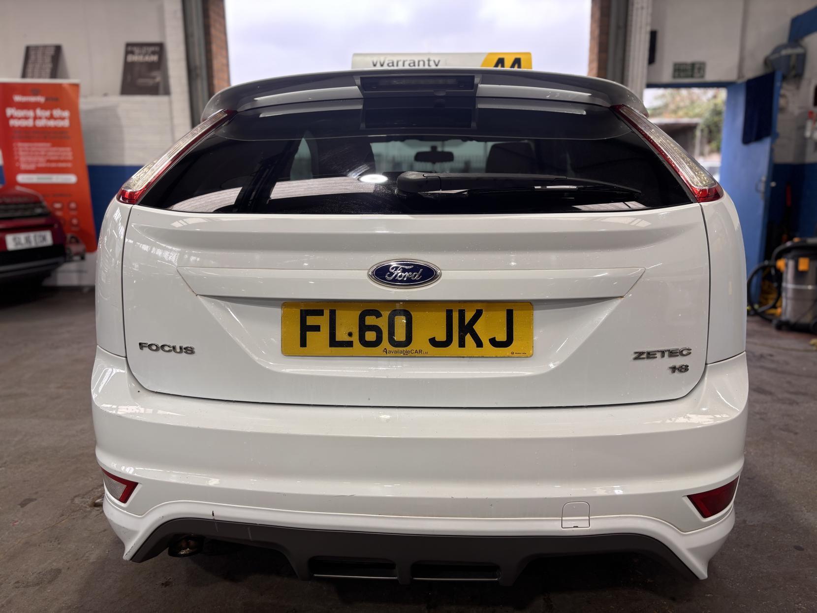 Ford Focus - Image 9