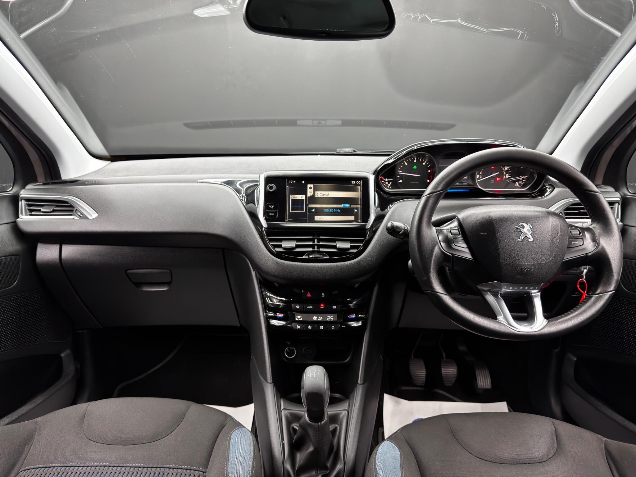 Peugeot 208 - Image 10
