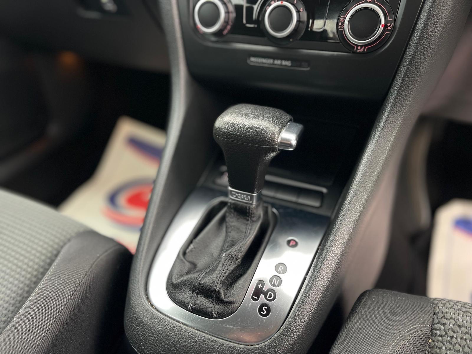 Volkswagen Golf - Image 8