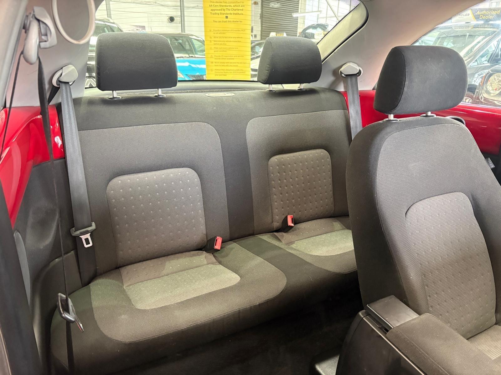 Volkswagen Beetle - Image 24