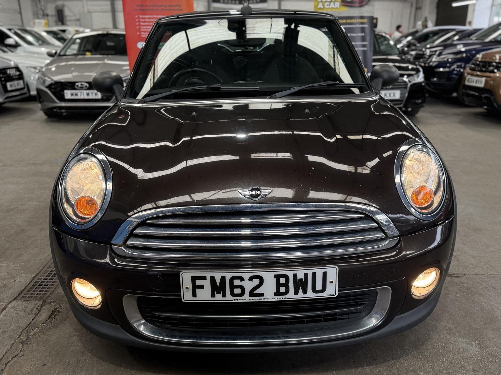 MINI Convertible - Image 4