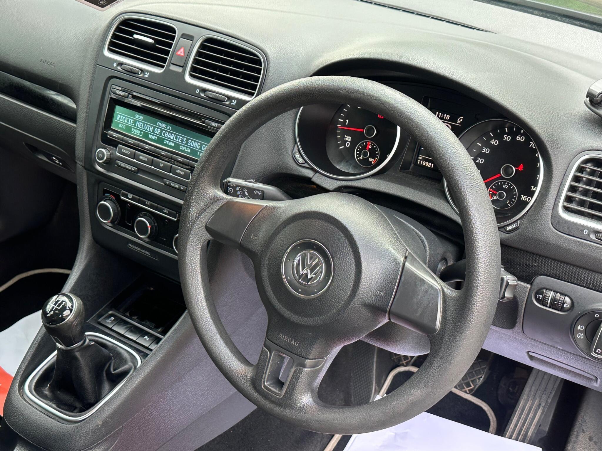 Volkswagen Golf - Image 23