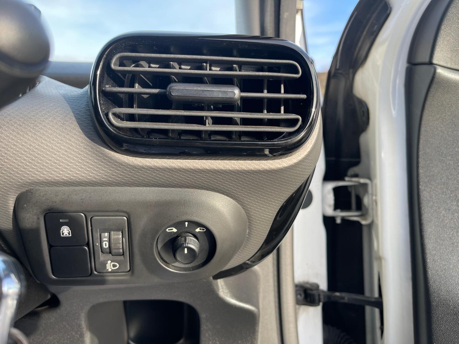 Citroen C4 Cactus - Image 29