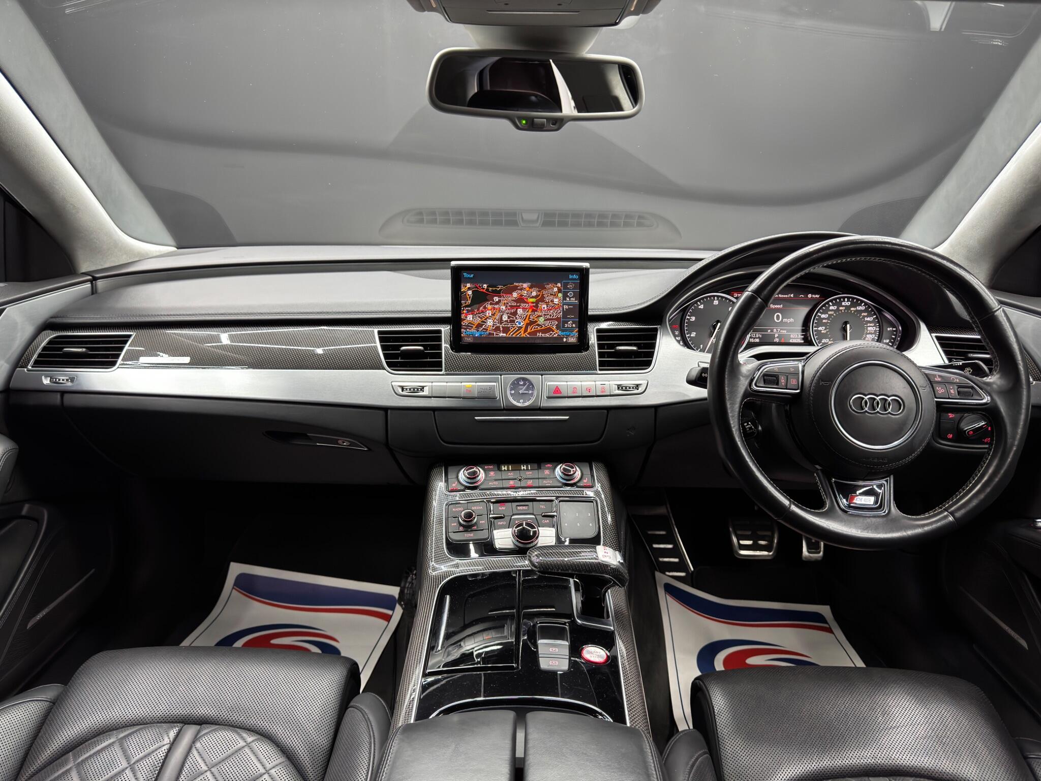 Audi S8 - Image 10