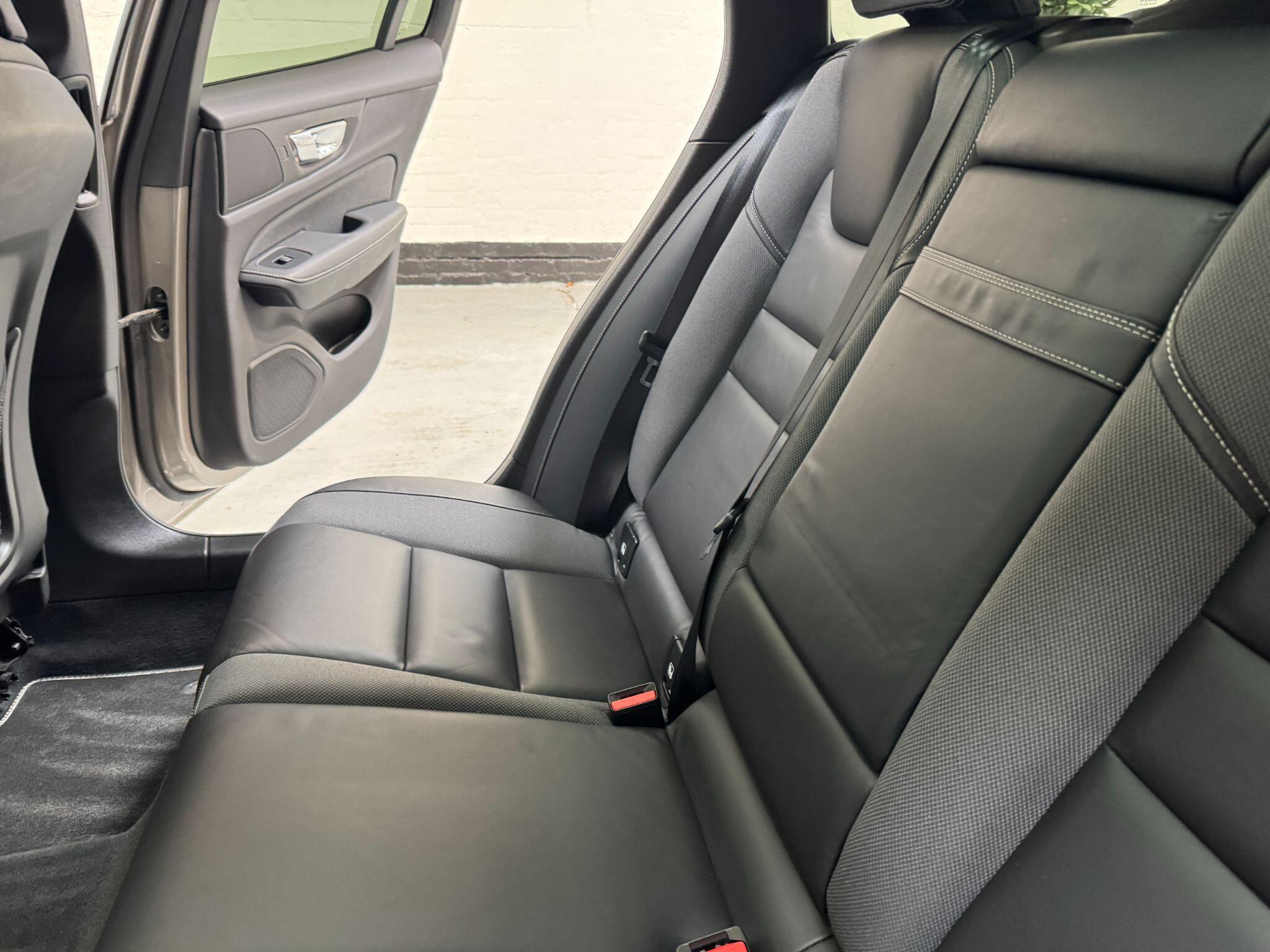 Volvo V60 - Image 44