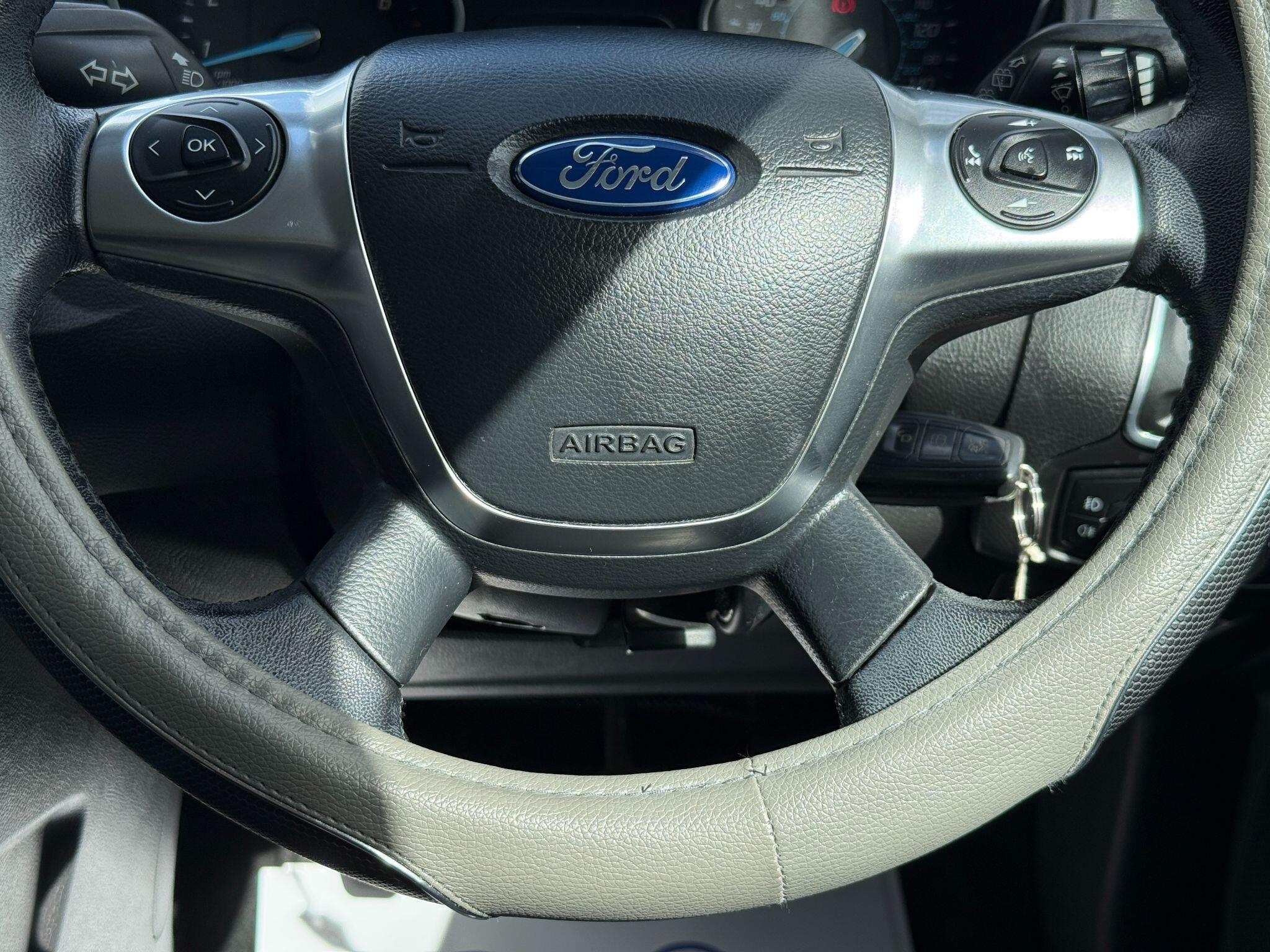 Ford Focus - Image 34