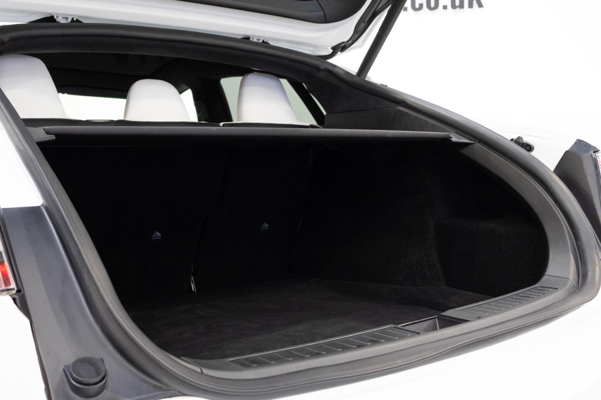 Tesla Model S - Image 9