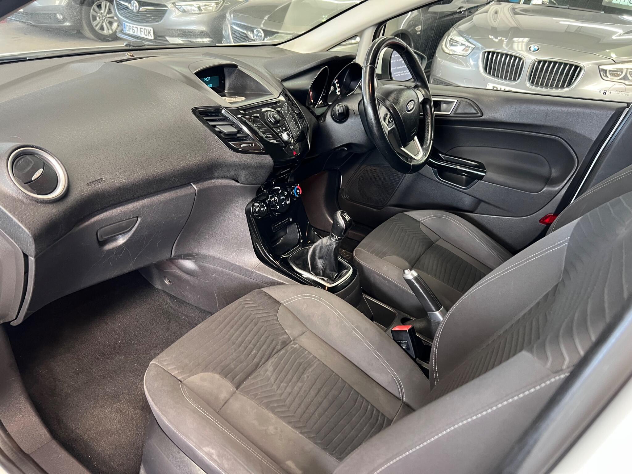 Ford Fiesta - Image 25