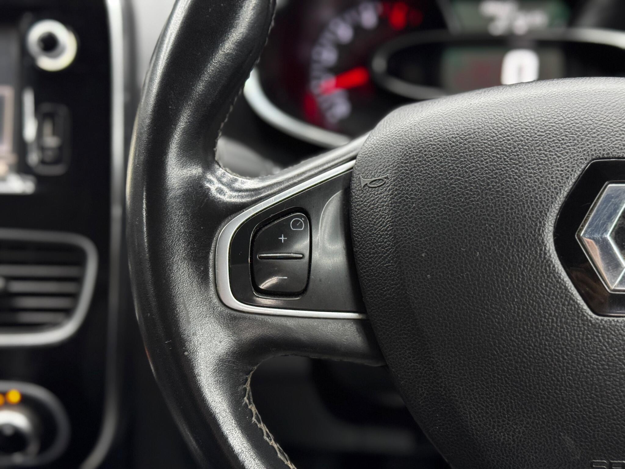 Renault Clio - Image 20