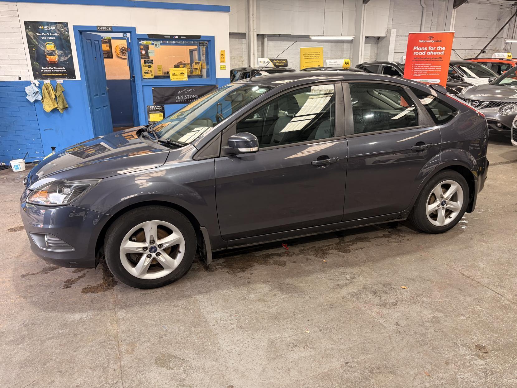 Ford Focus - Image 10