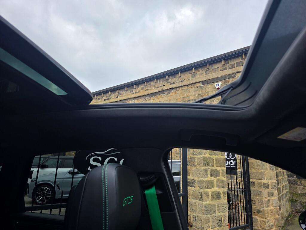 Porsche Macan - Image 53