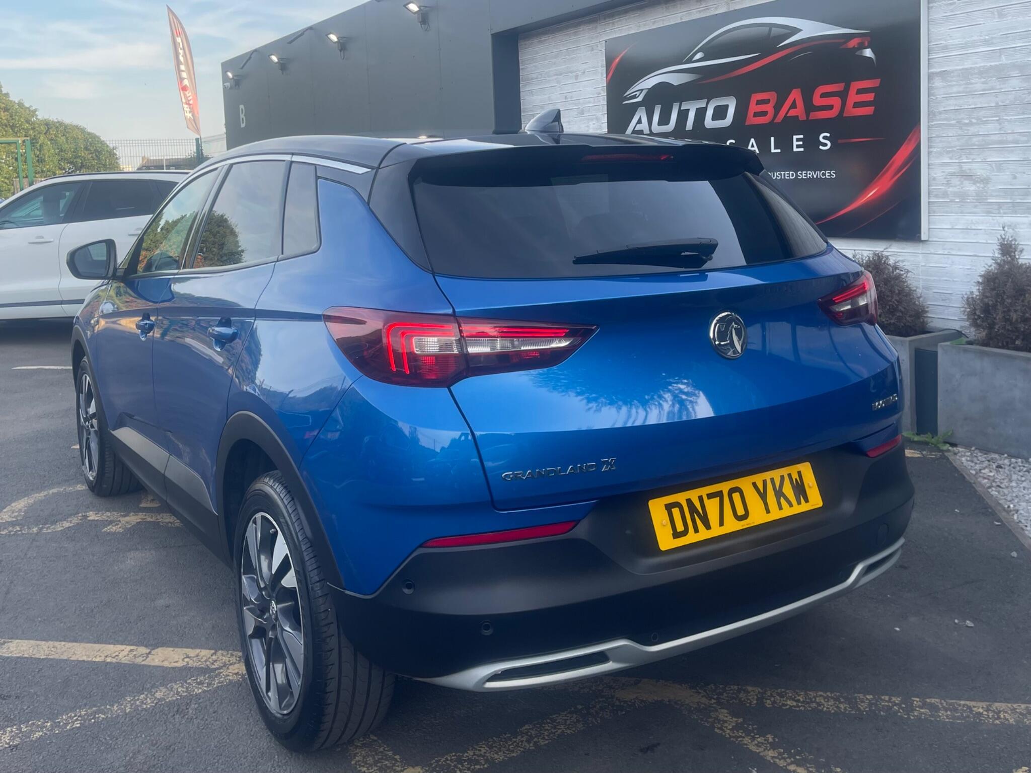 Vauxhall Grandland X - Image 12