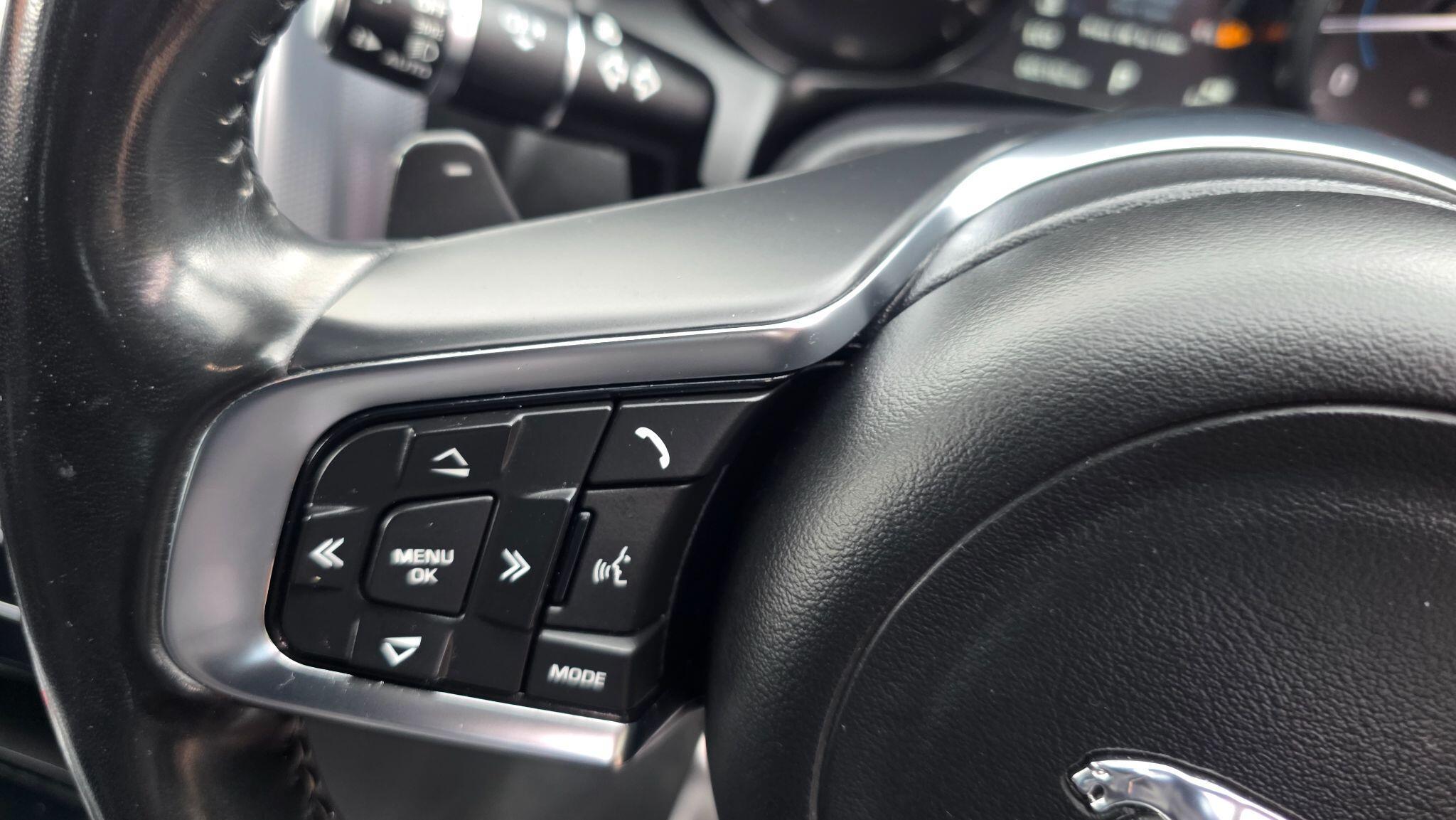 Jaguar XF - Image 31