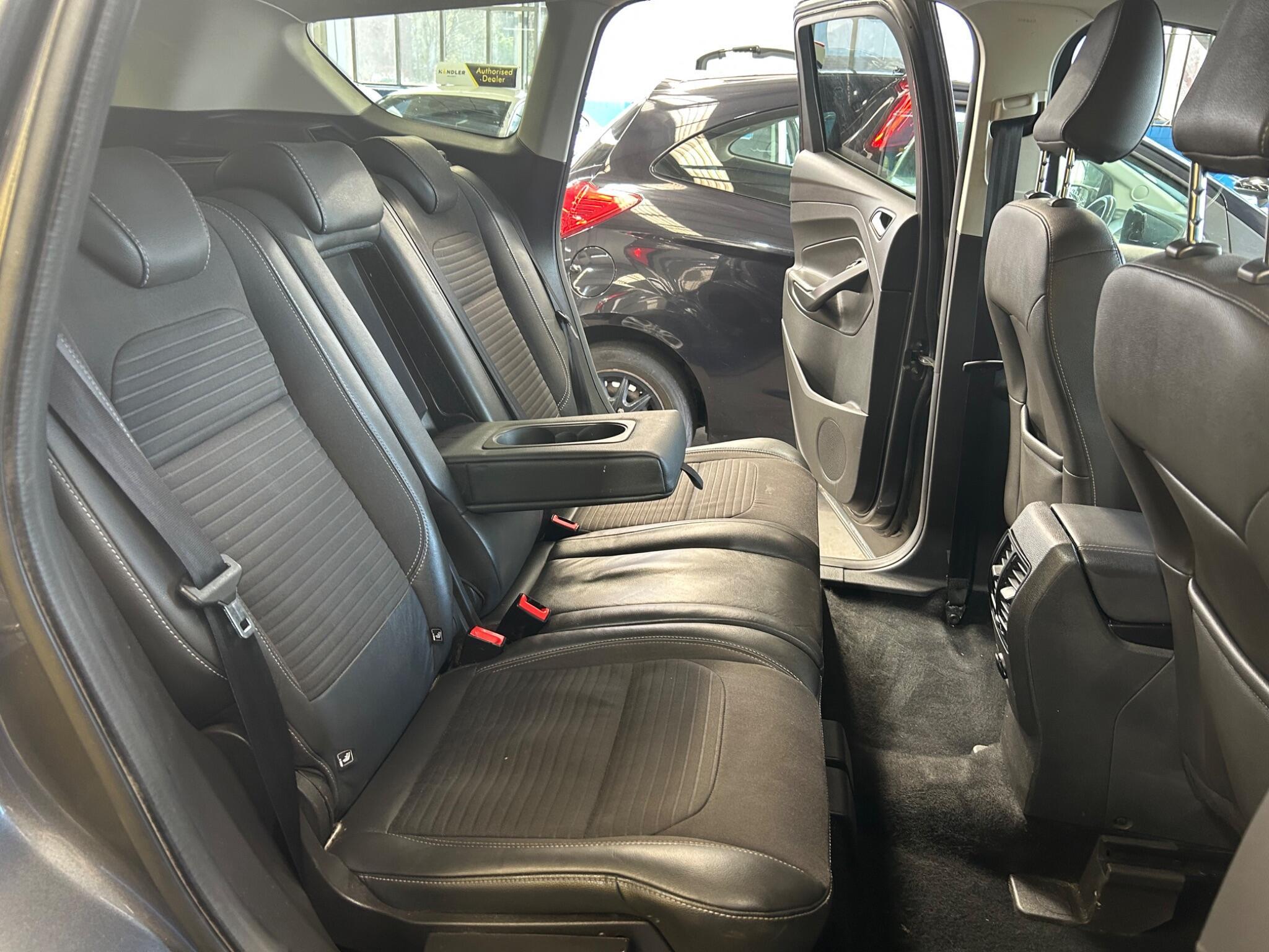 Ford Kuga - Image 20