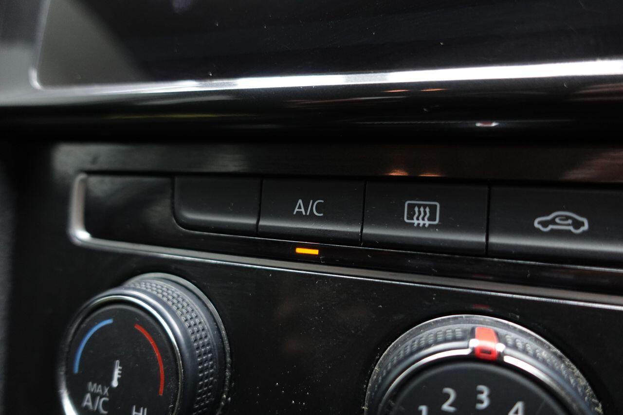 Volkswagen Golf - Image 41