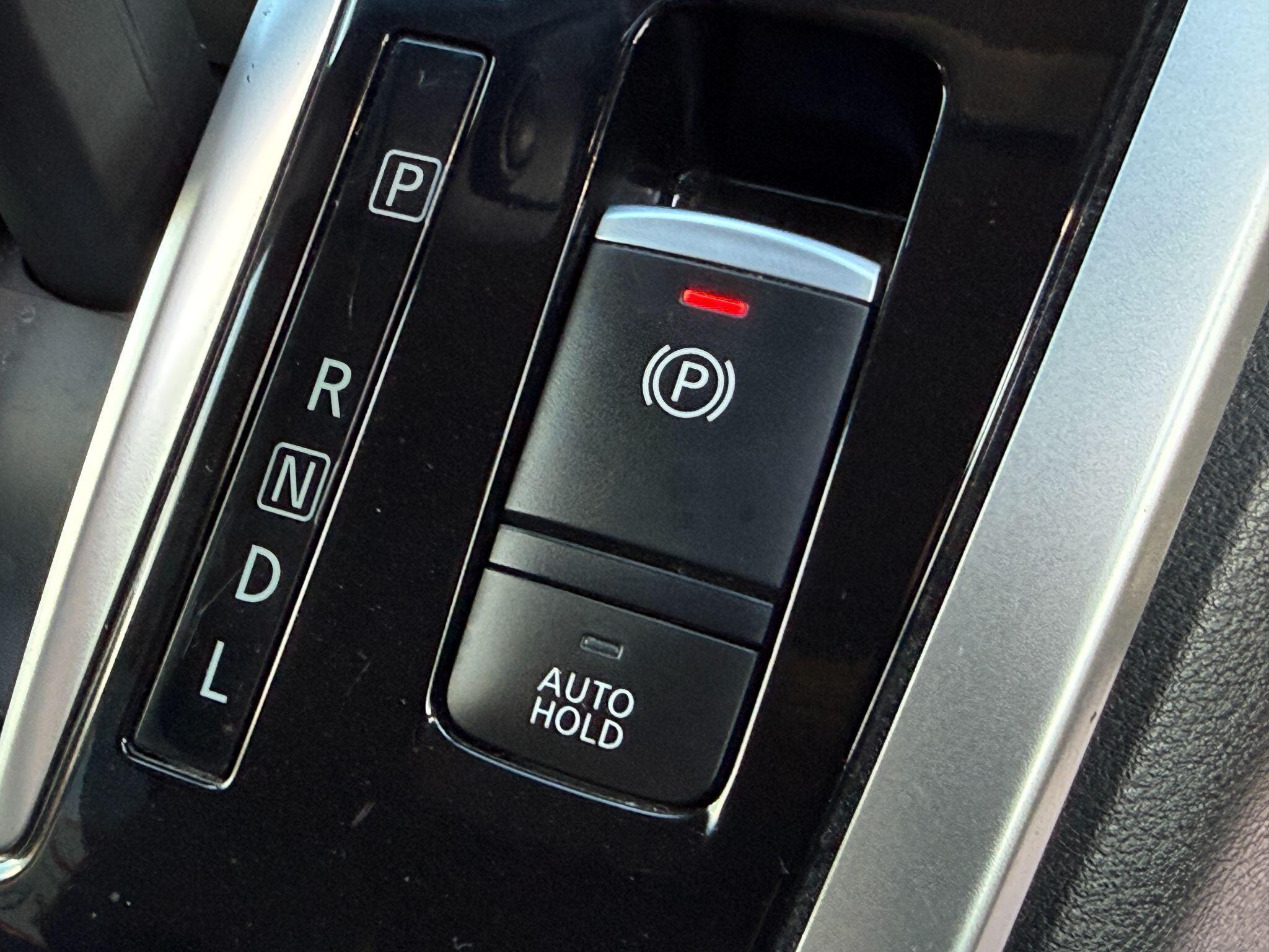 Nissan Serena - Image 66