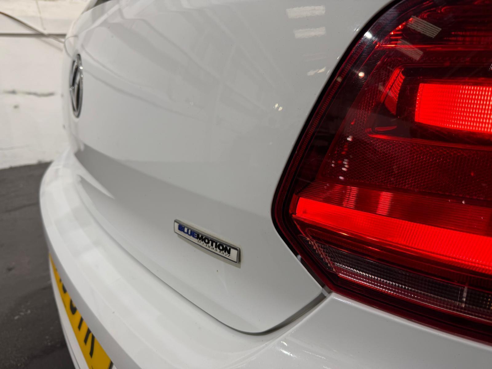 Volkswagen Polo - Image 10