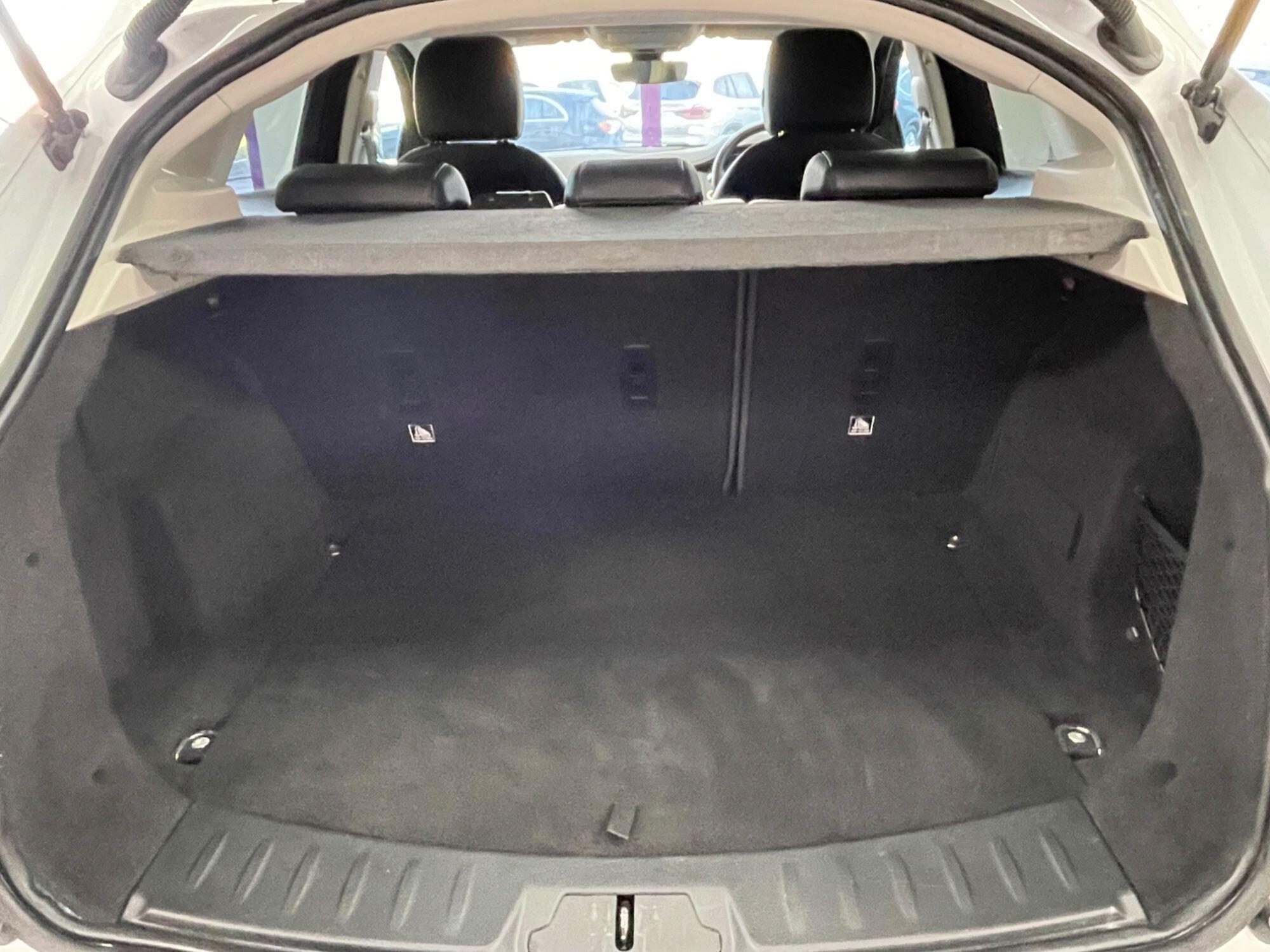Jaguar E-Pace - Image 16
