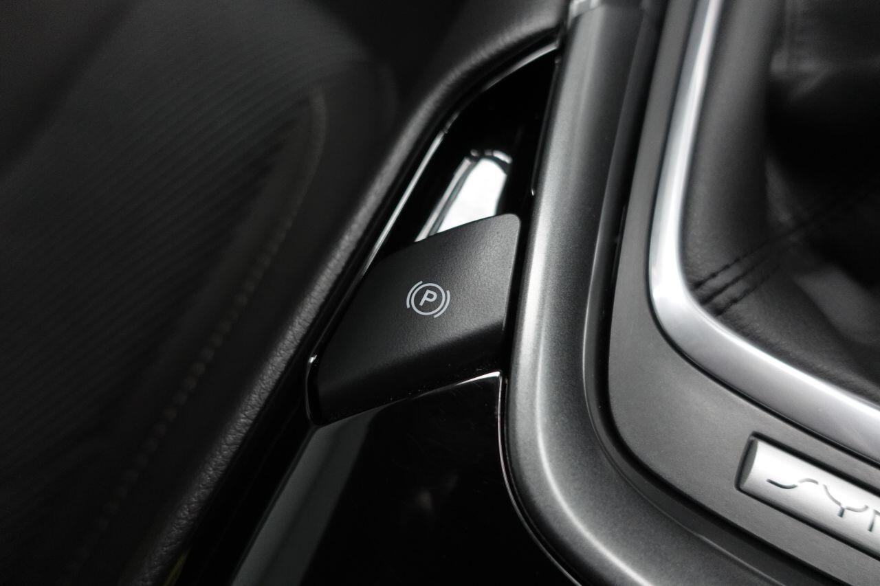 Ford Mondeo - Image 9