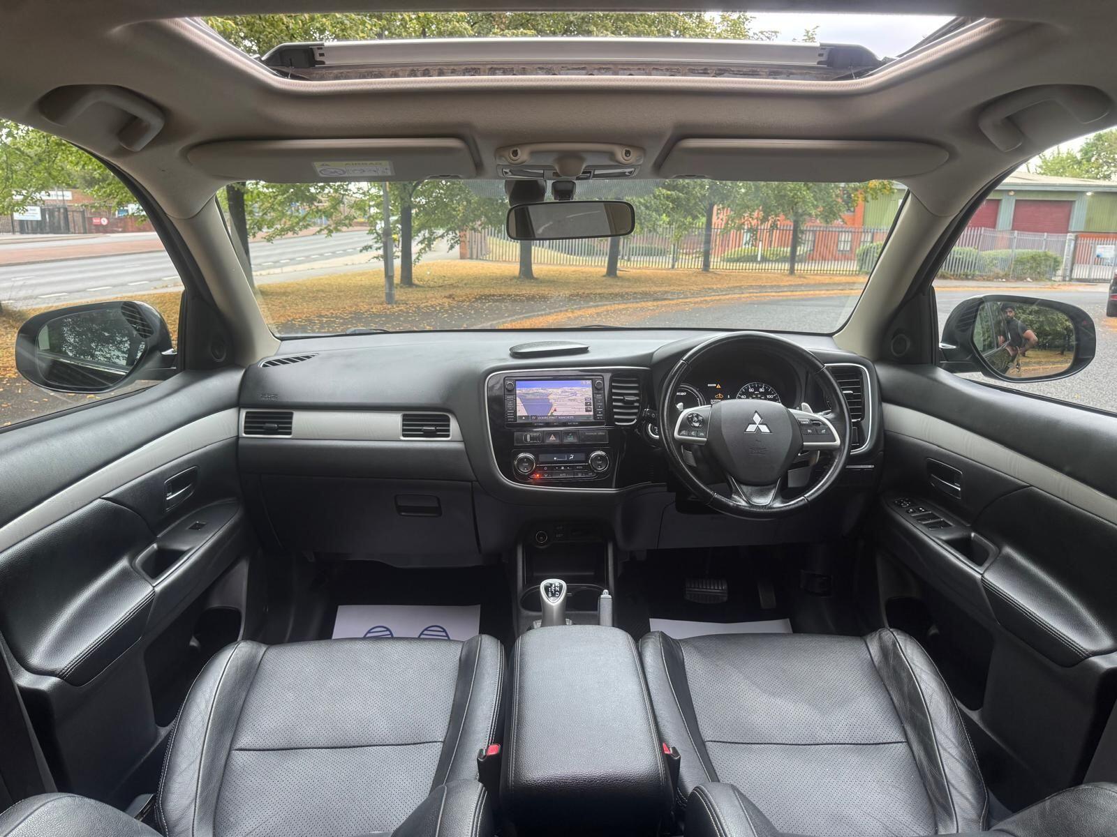 Mitsubishi Outlander - Image 20