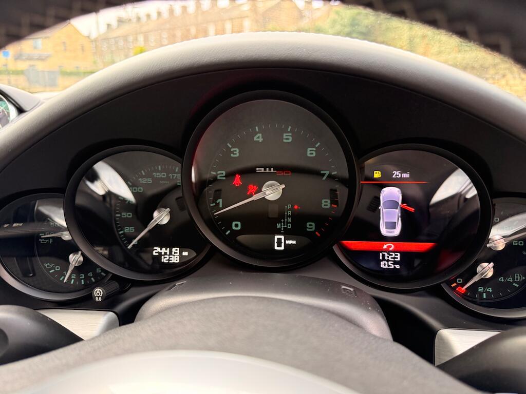 Porsche 911 - Image 64