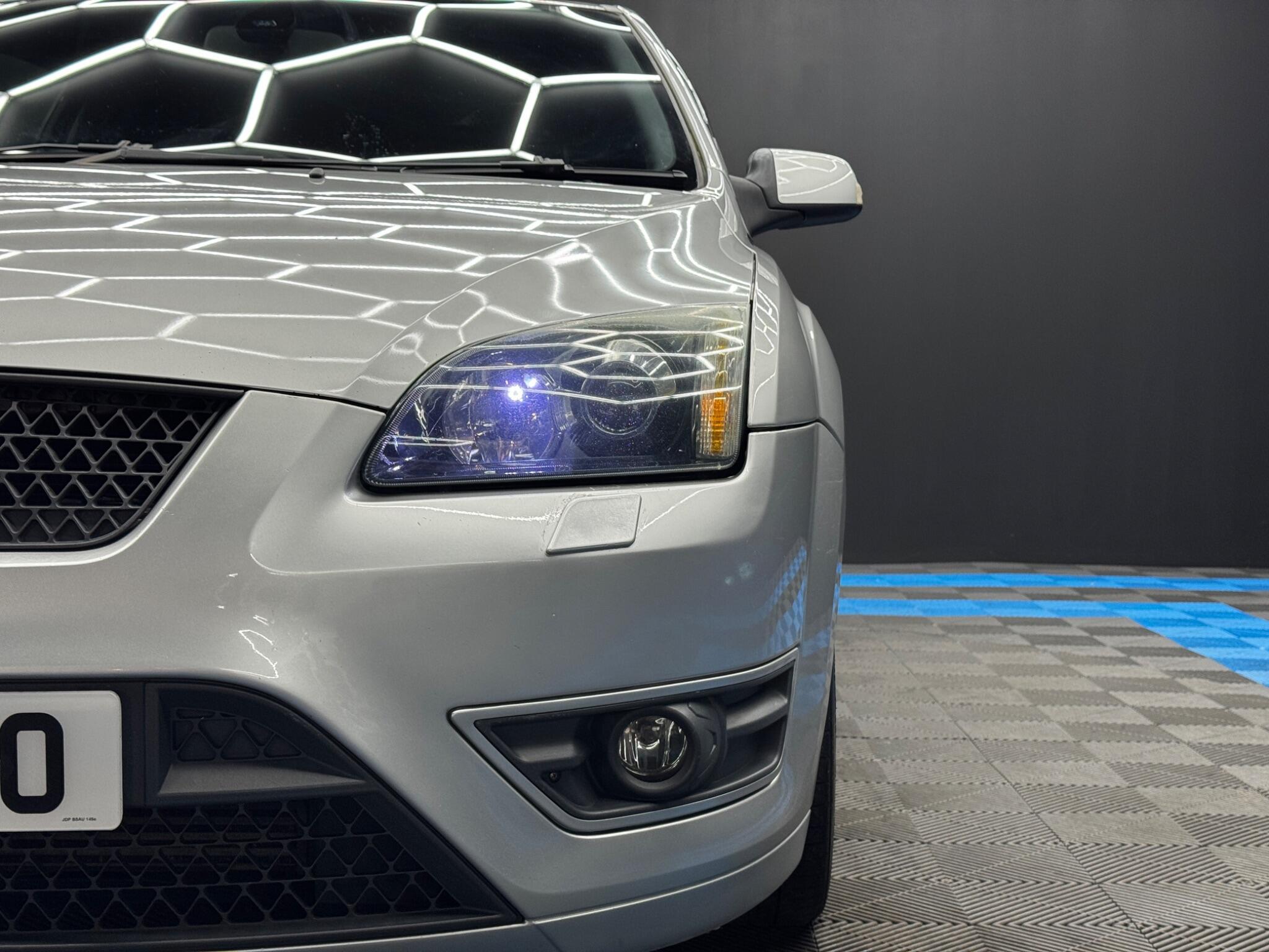 Ford Focus - Image 34