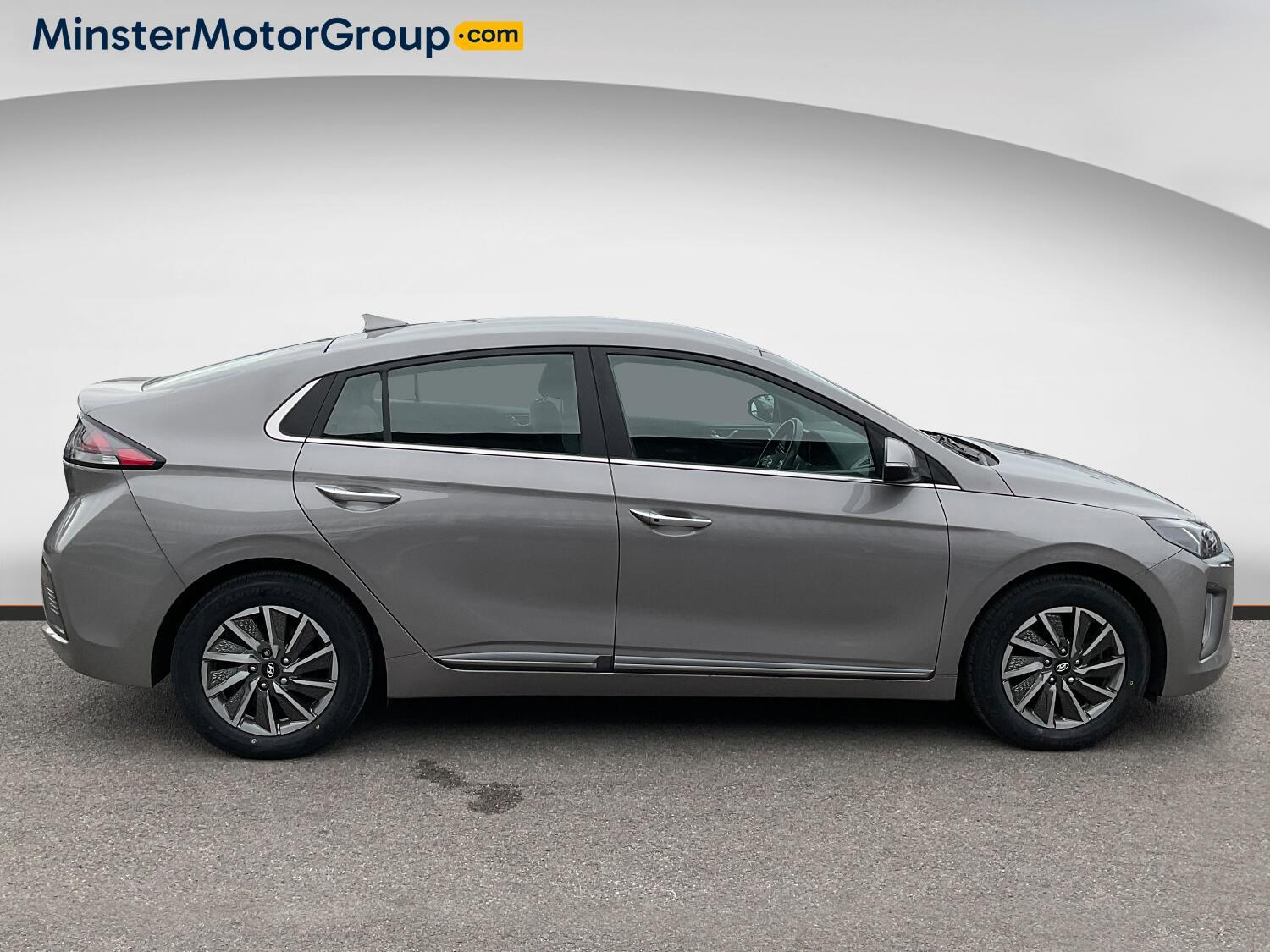 Hyundai Ioniq - Image 2