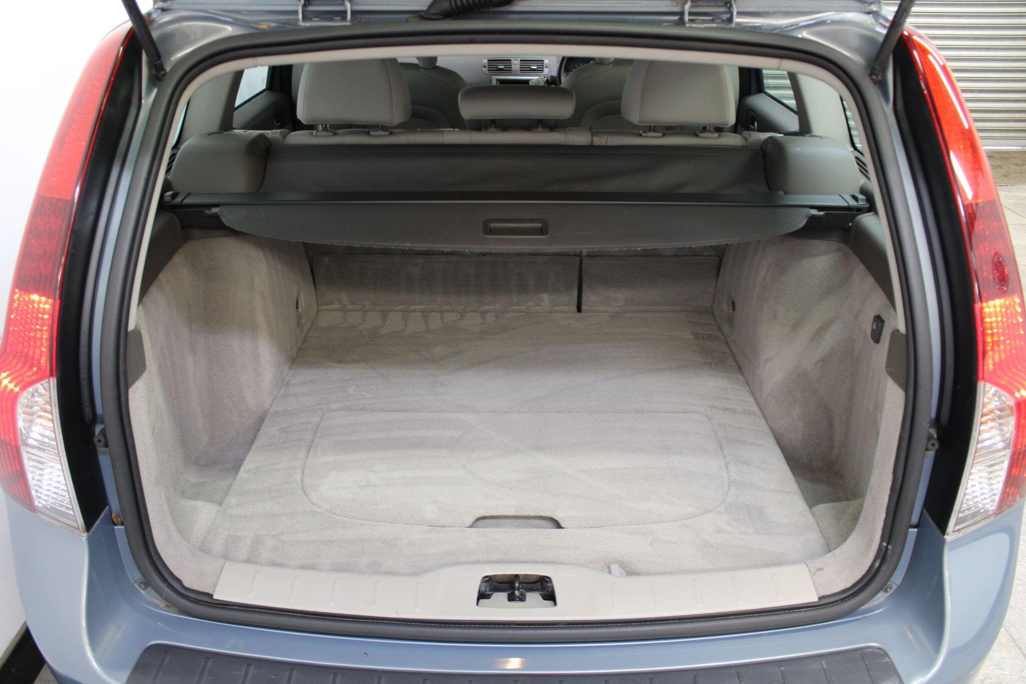 Volvo V50 - Image 16