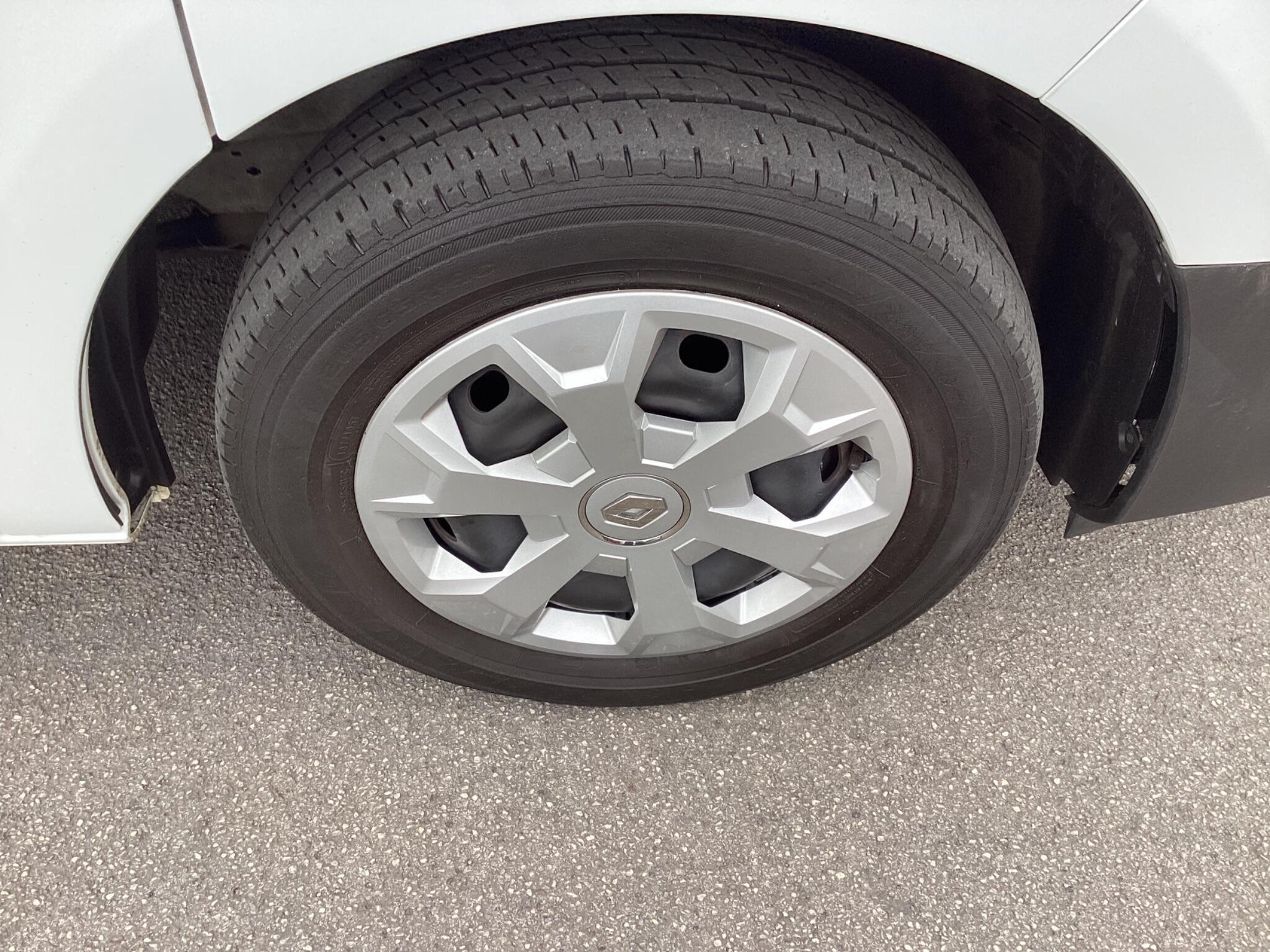 Renault Trafic - Image 19
