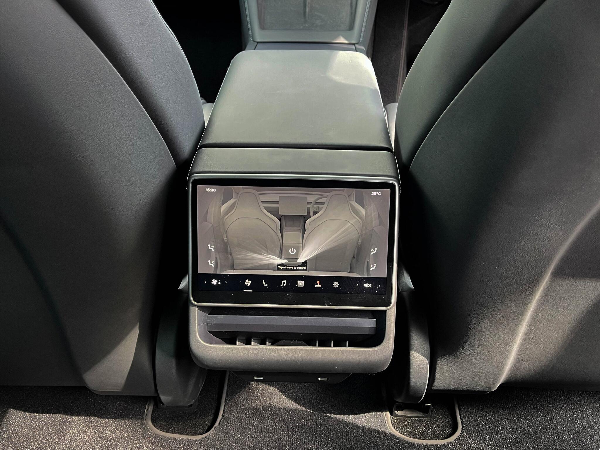 Tesla Model 3 - Image 11