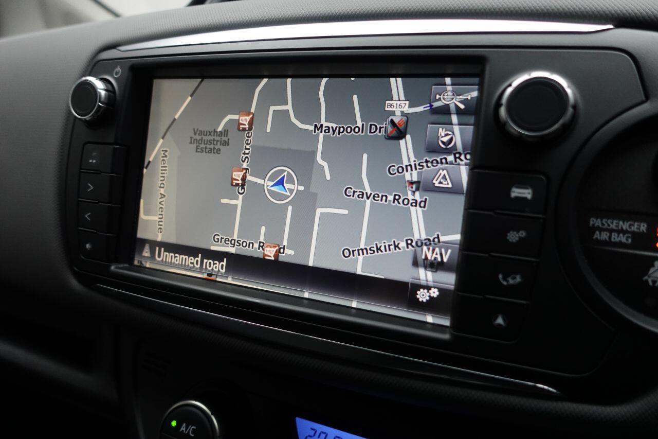 Toyota Yaris - Image 21