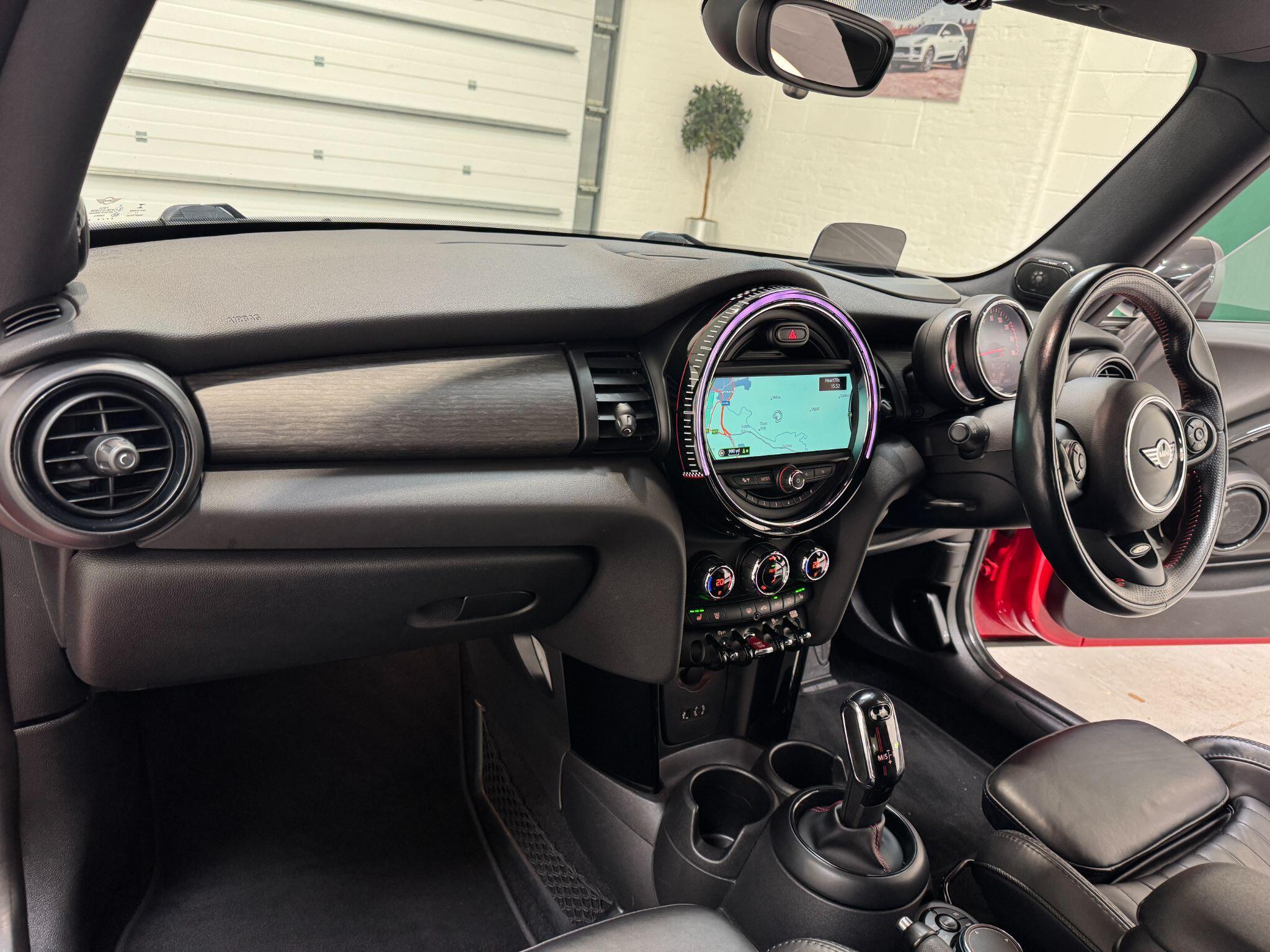 MINI Hatch - Image 20